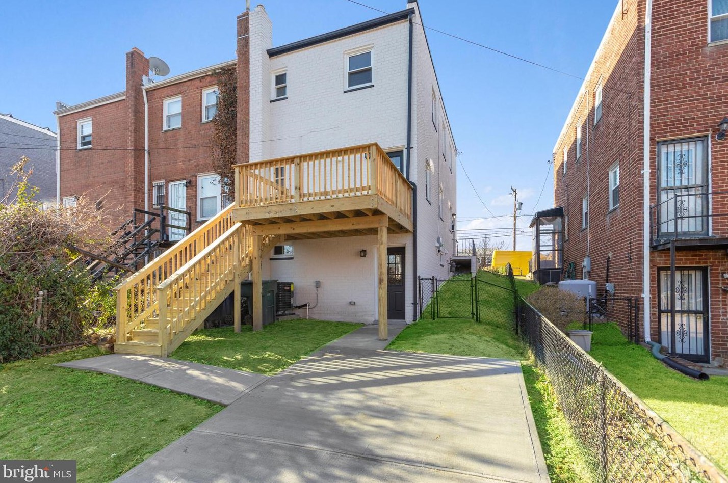 5411 Chillum Pl, Washington DC  20011-2618 exterior