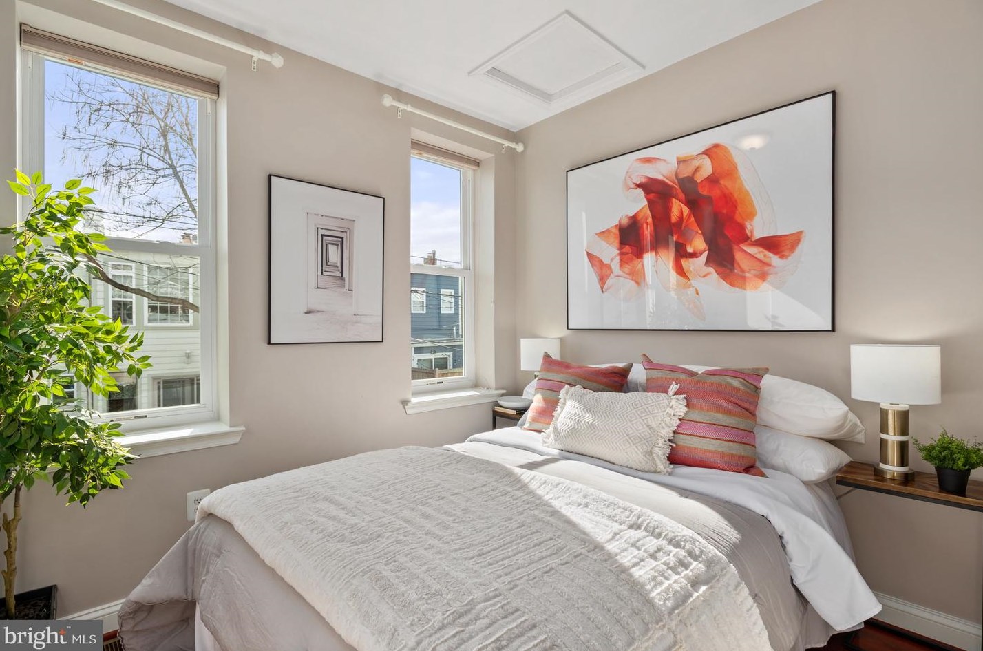 1379 F St, Washington DC  20002-5419 exterior