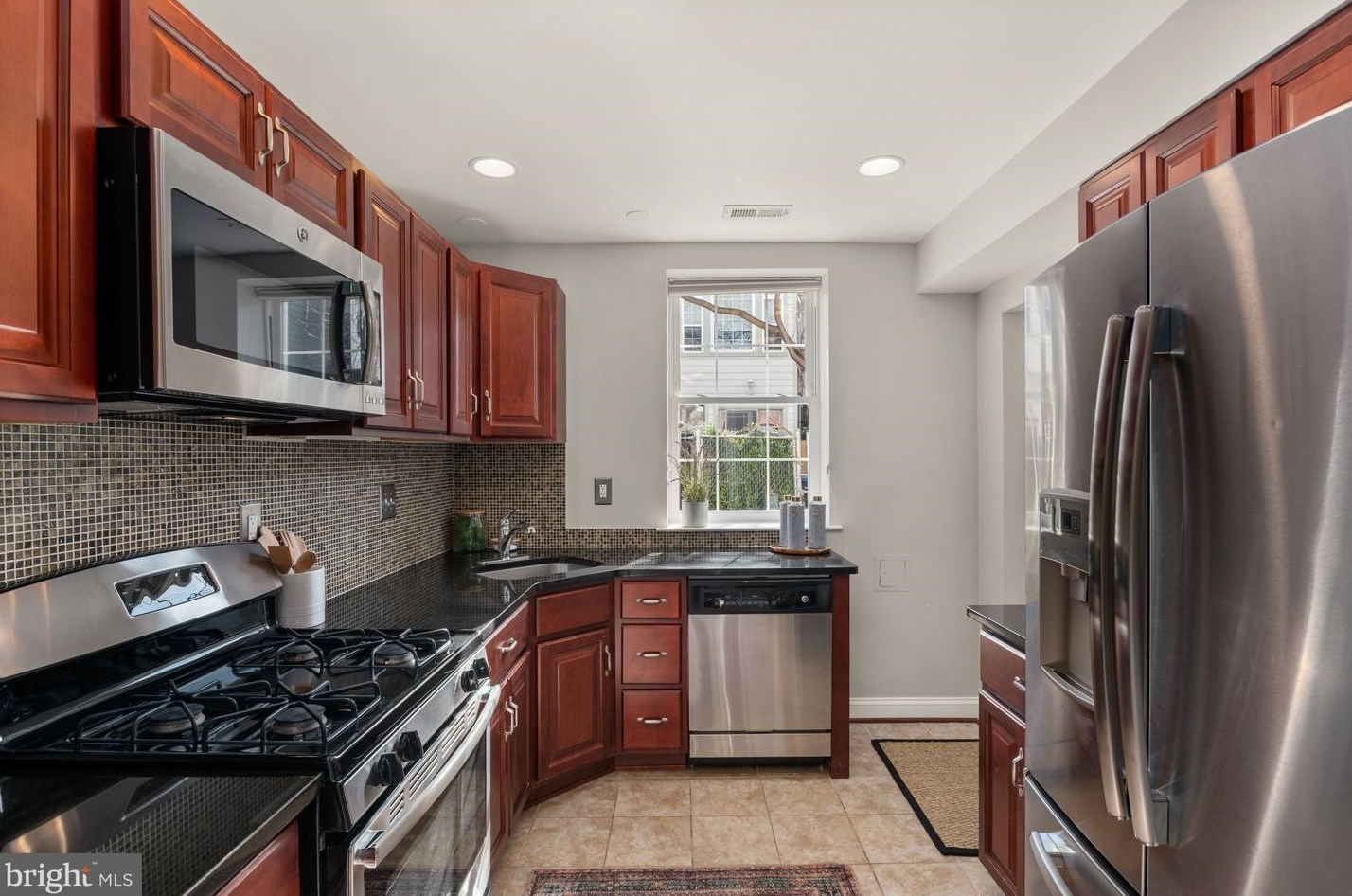 1379 F St, Washington DC  20002-5419 exterior