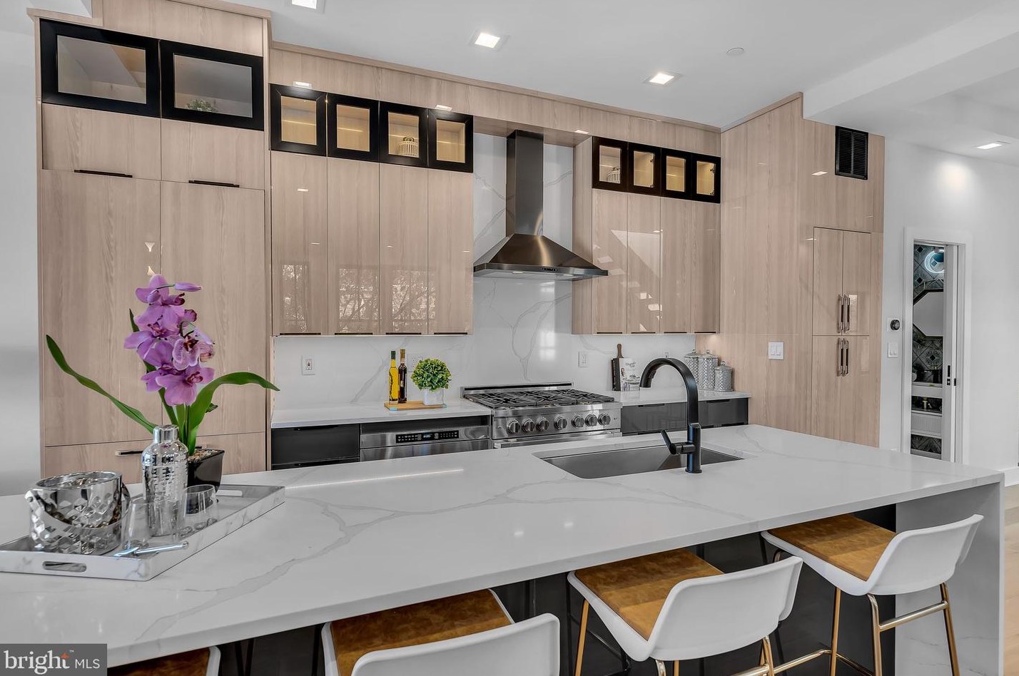 1419 10 St, Washington DC 20001-3214 exterior