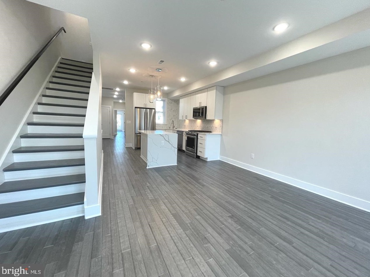 423 Newton Pl, Washington, DC 20010-1715