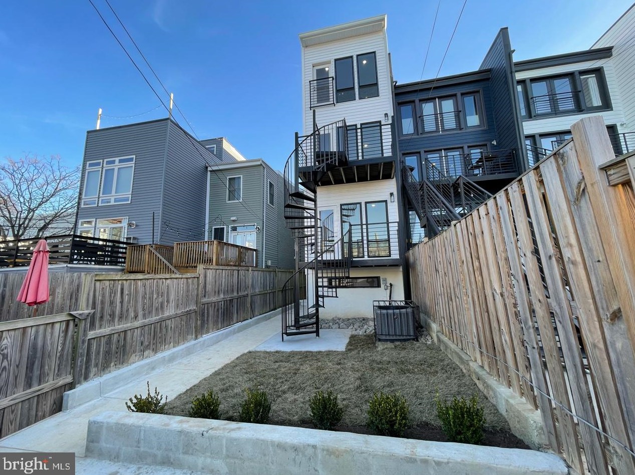 423 Newton Pl, Washington DC 20010-1716 exterior