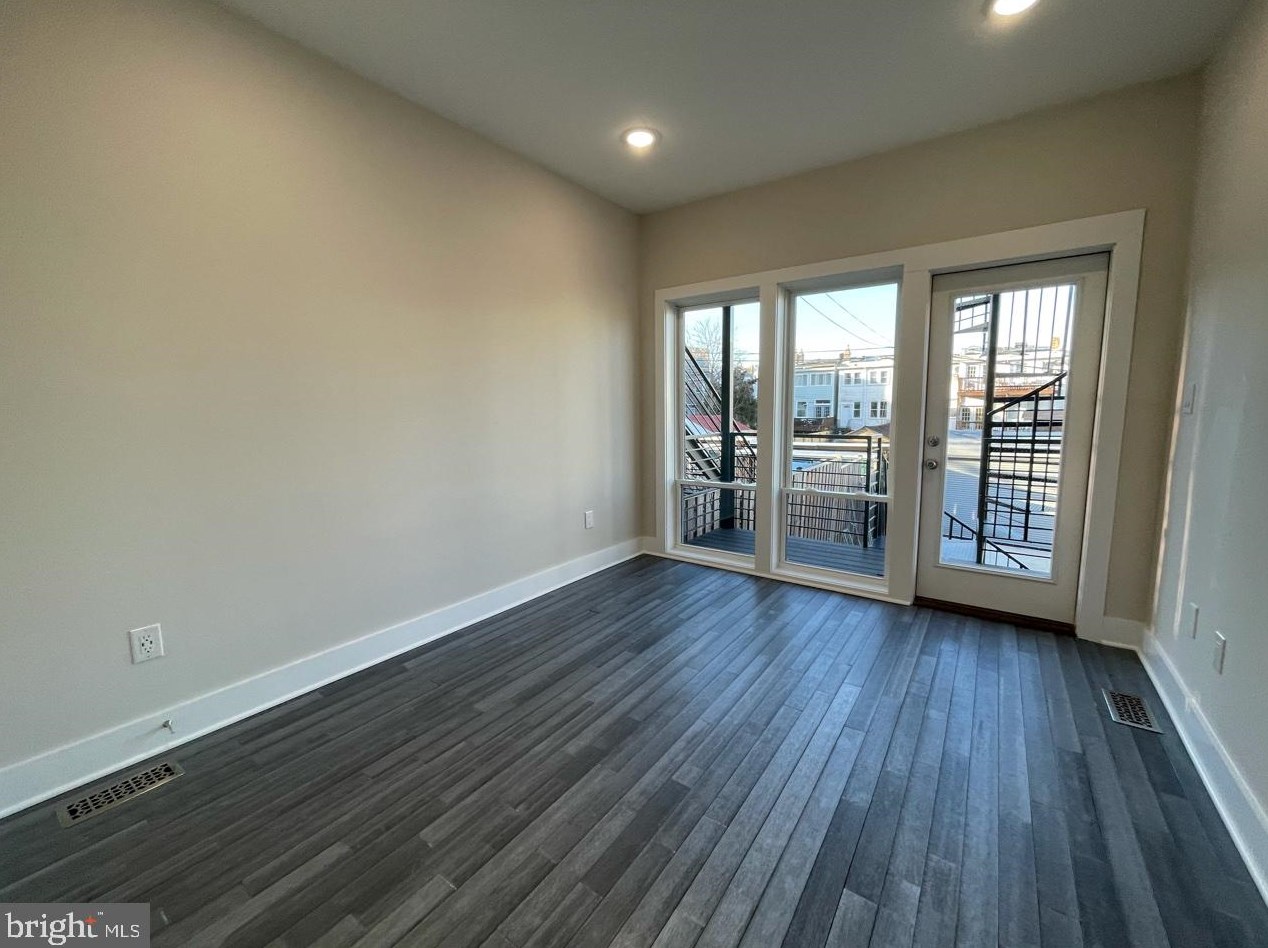 423 Newton Pl, Washington DC 20010-1716 exterior