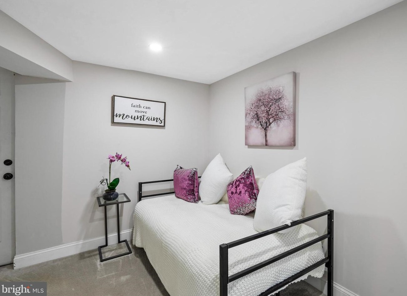 3437 24th St, Washington DC 20020-1901 exterior