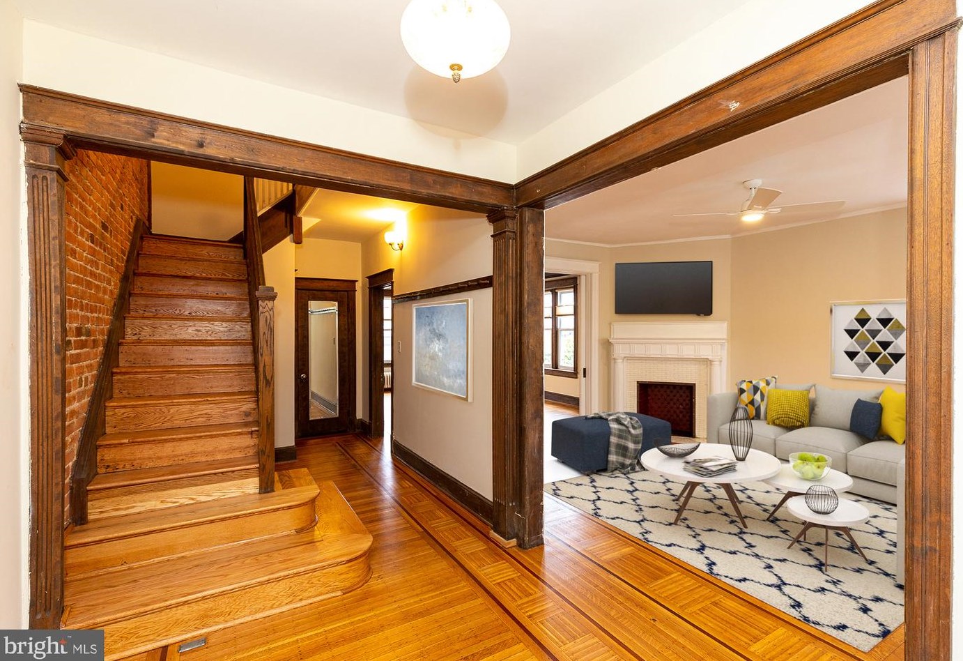 1647 Hobart St, Washington DC  20009-3704 exterior