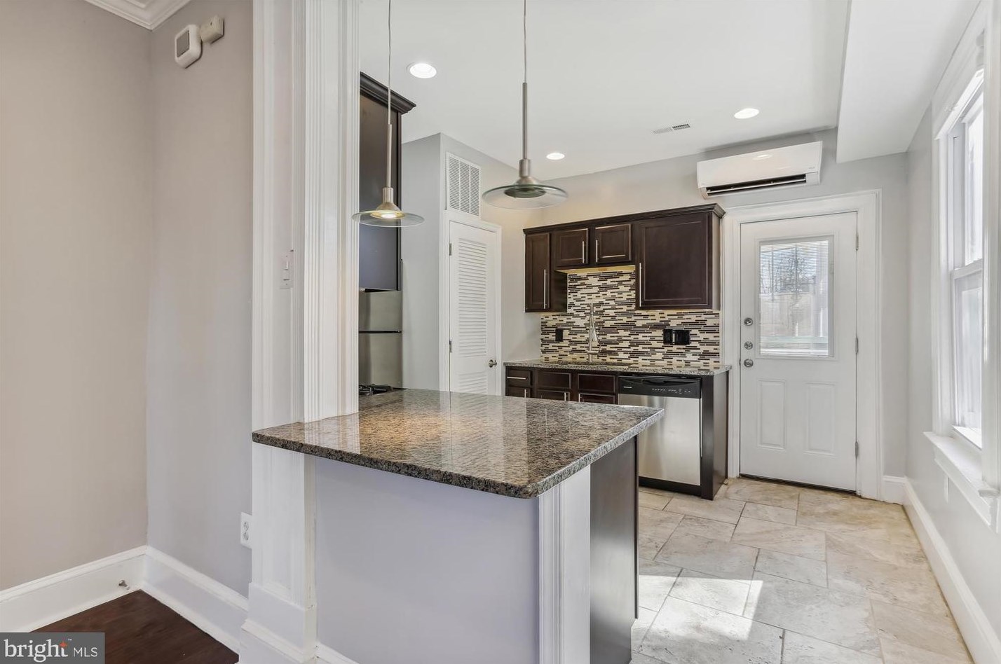 1926 17th St, Washington DC  20020-4704 exterior