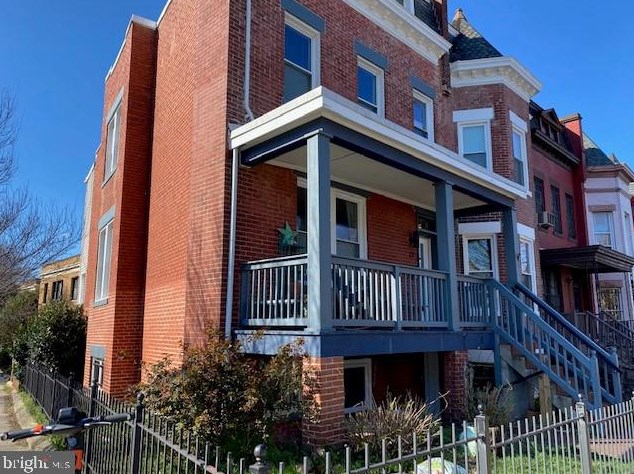 27 Seaton Ne, Washington, DC 20002