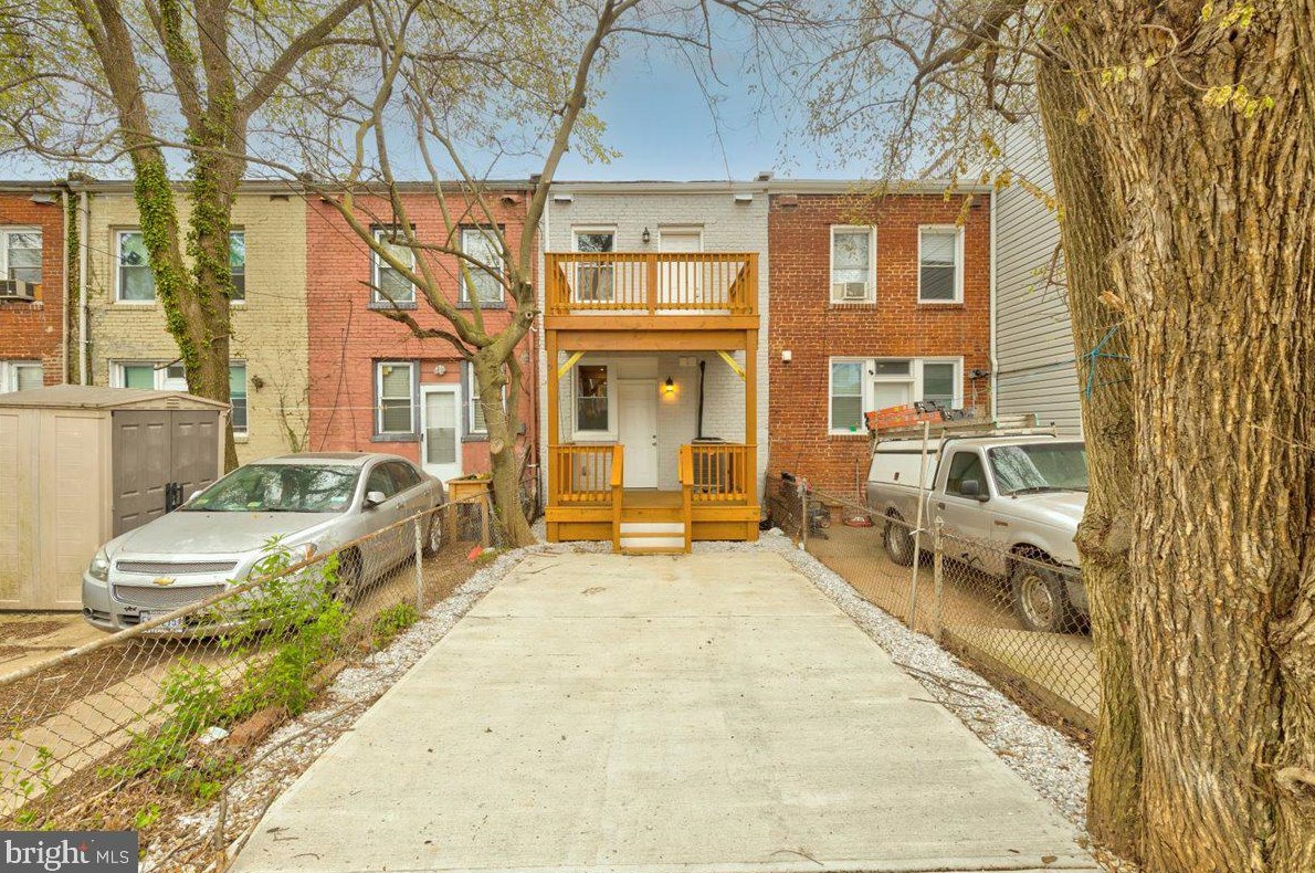 1818 L St, Washington DC 20002-3024 exterior