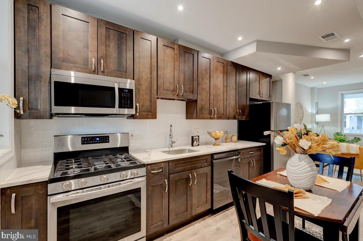 1818 L St, Washington DC 20002-3024 exterior