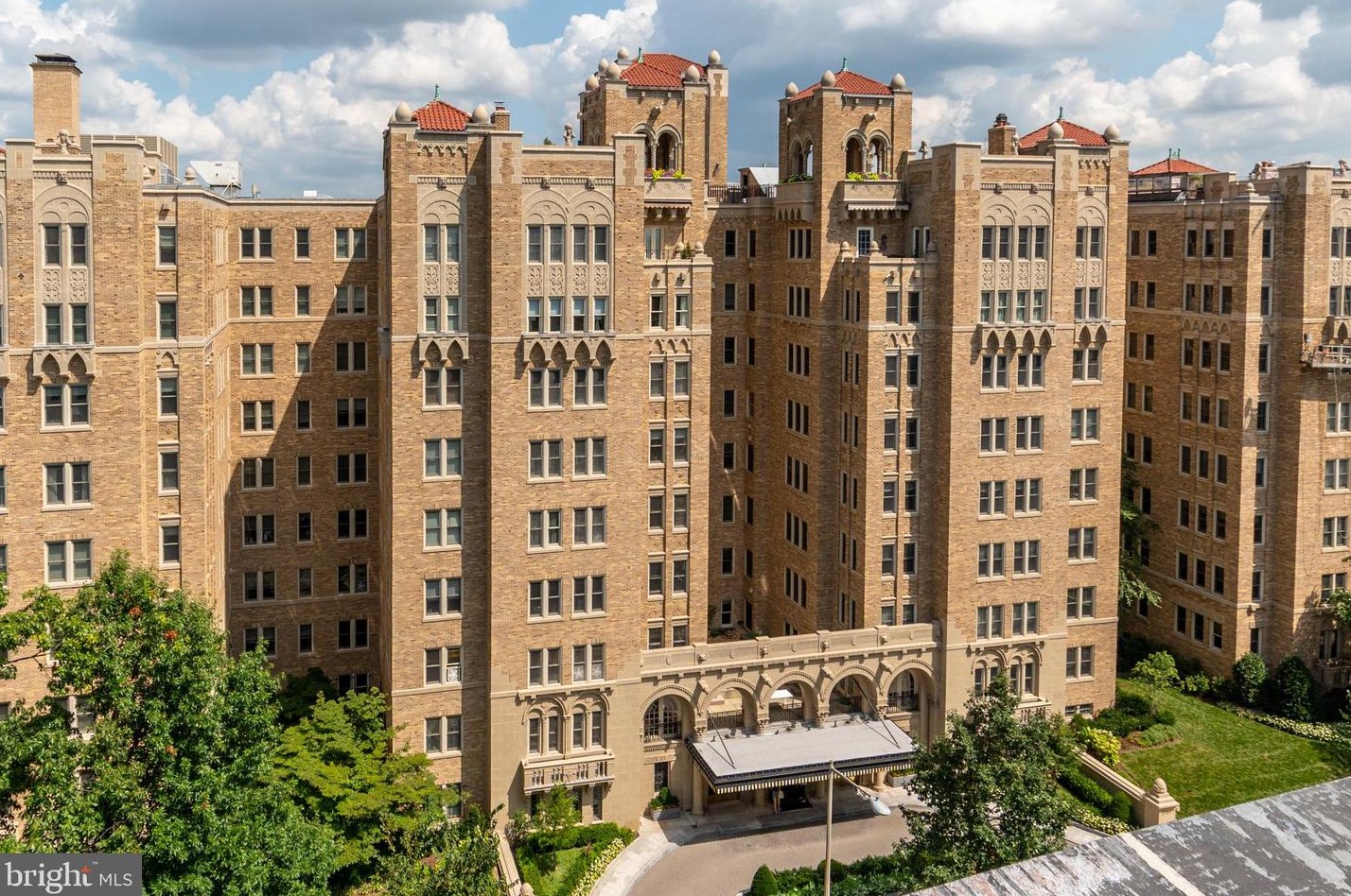 2101 Connecticut Ave, Washington DC  20008-1728 exterior