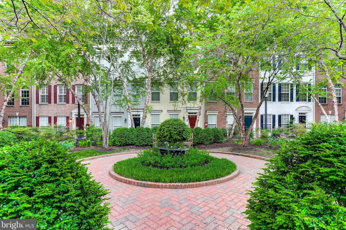 708 Capitol Square Pl, Washington DC  20024-2409 exterior