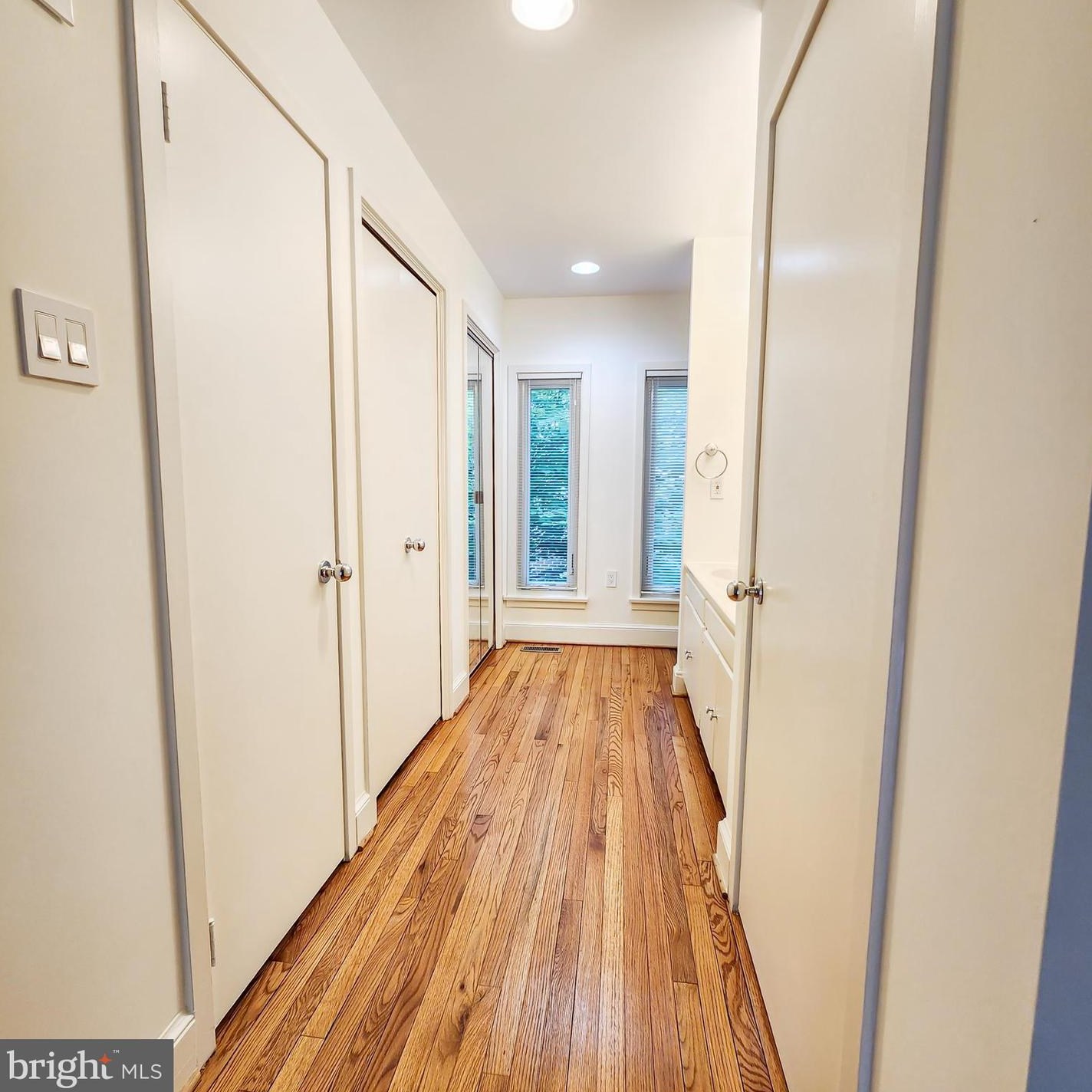 4355 Embassy Park Dr, Washington DC 20016-3608 exterior