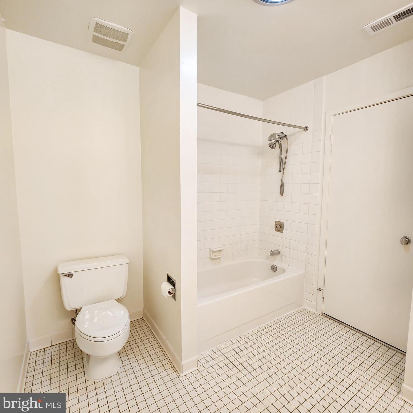 4355 Embassy Park Dr, Washington DC 20016-3608 exterior