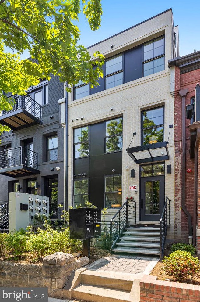 2240 Ontario Rd, Washington DC  20009-2607 exterior