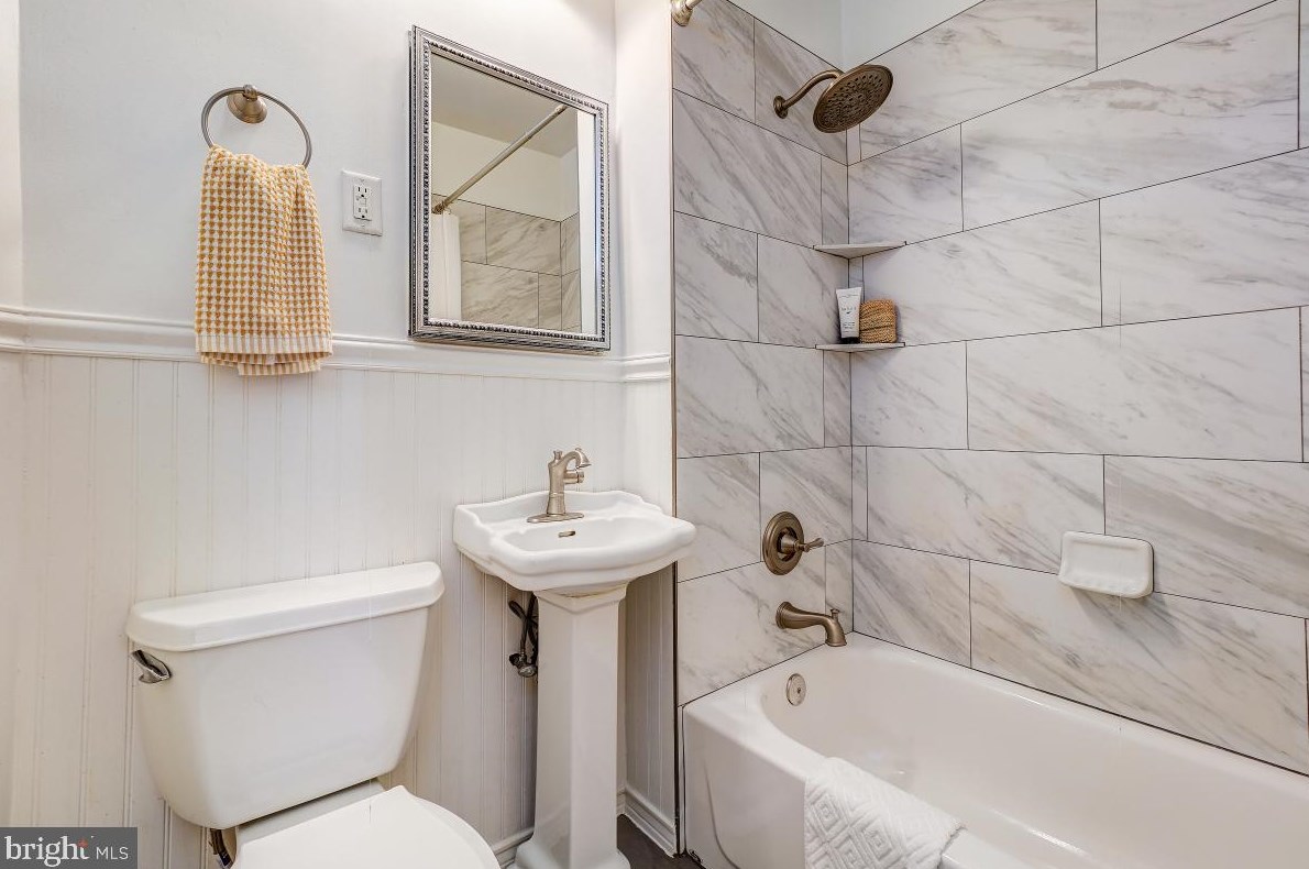 1225 C St, Washington DC 20003-1806 exterior