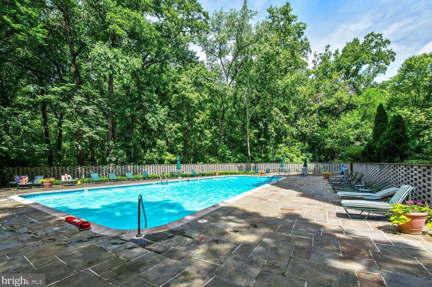 4101 Cathedral Ave, Washington DC  20016-3585 exterior