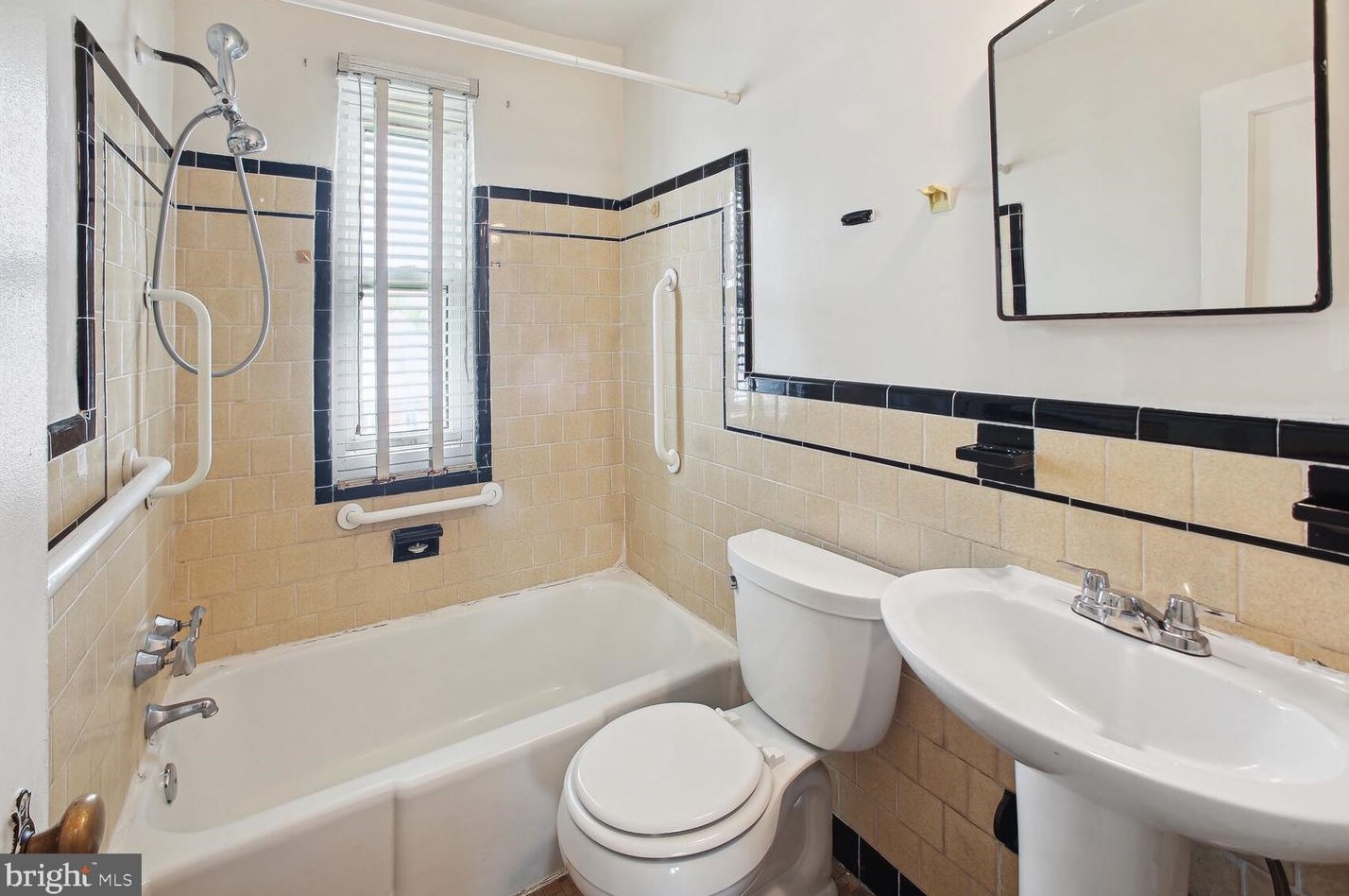 3342 Alden Pl, Washington DC 20019-1314 exterior