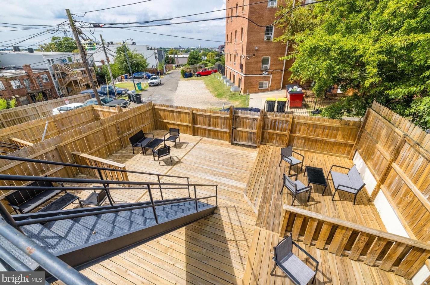 916 19 St, Washington DC 20002-4085 exterior