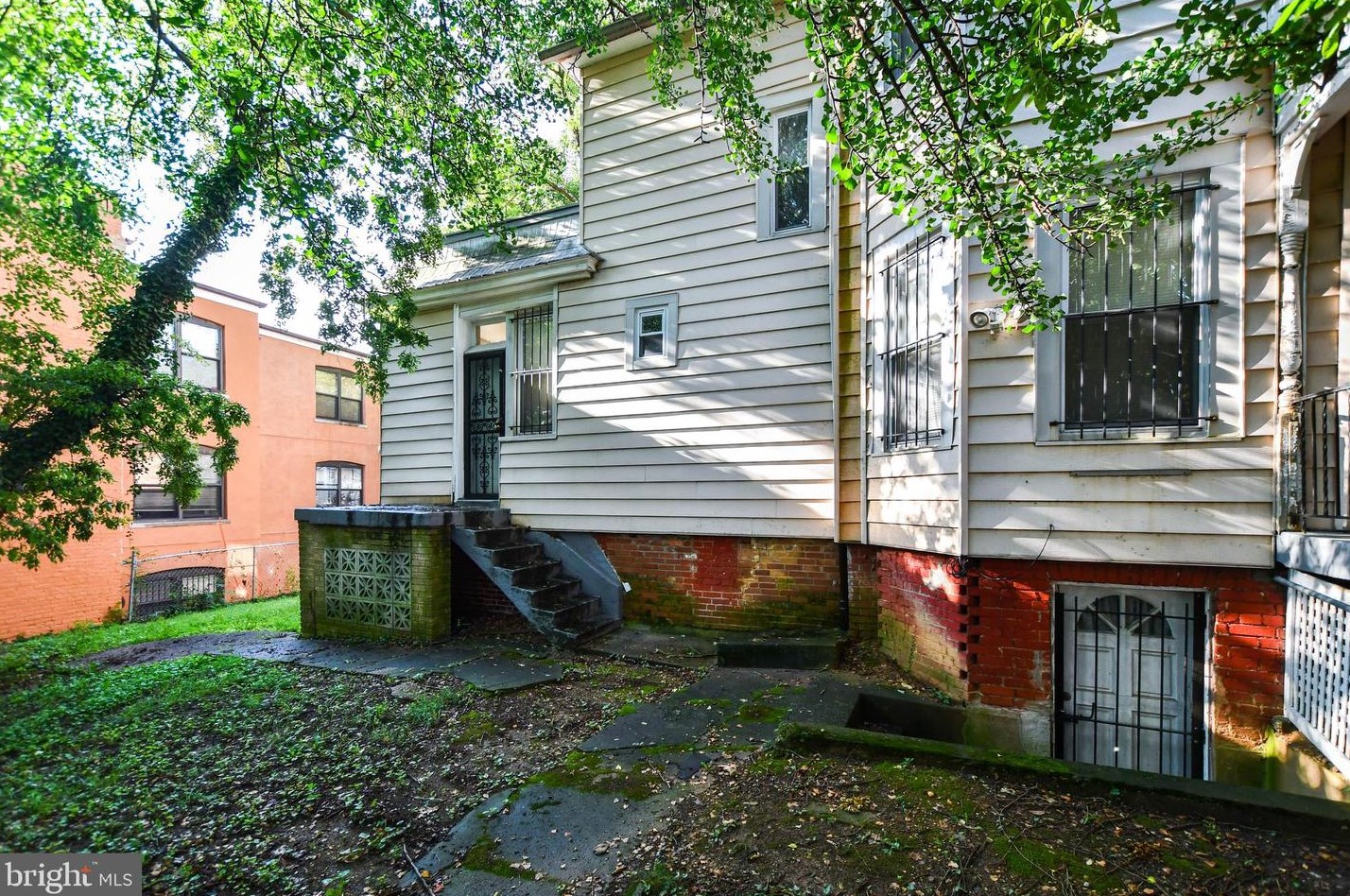 2549 11 St, Washington DC 20001-2241 exterior