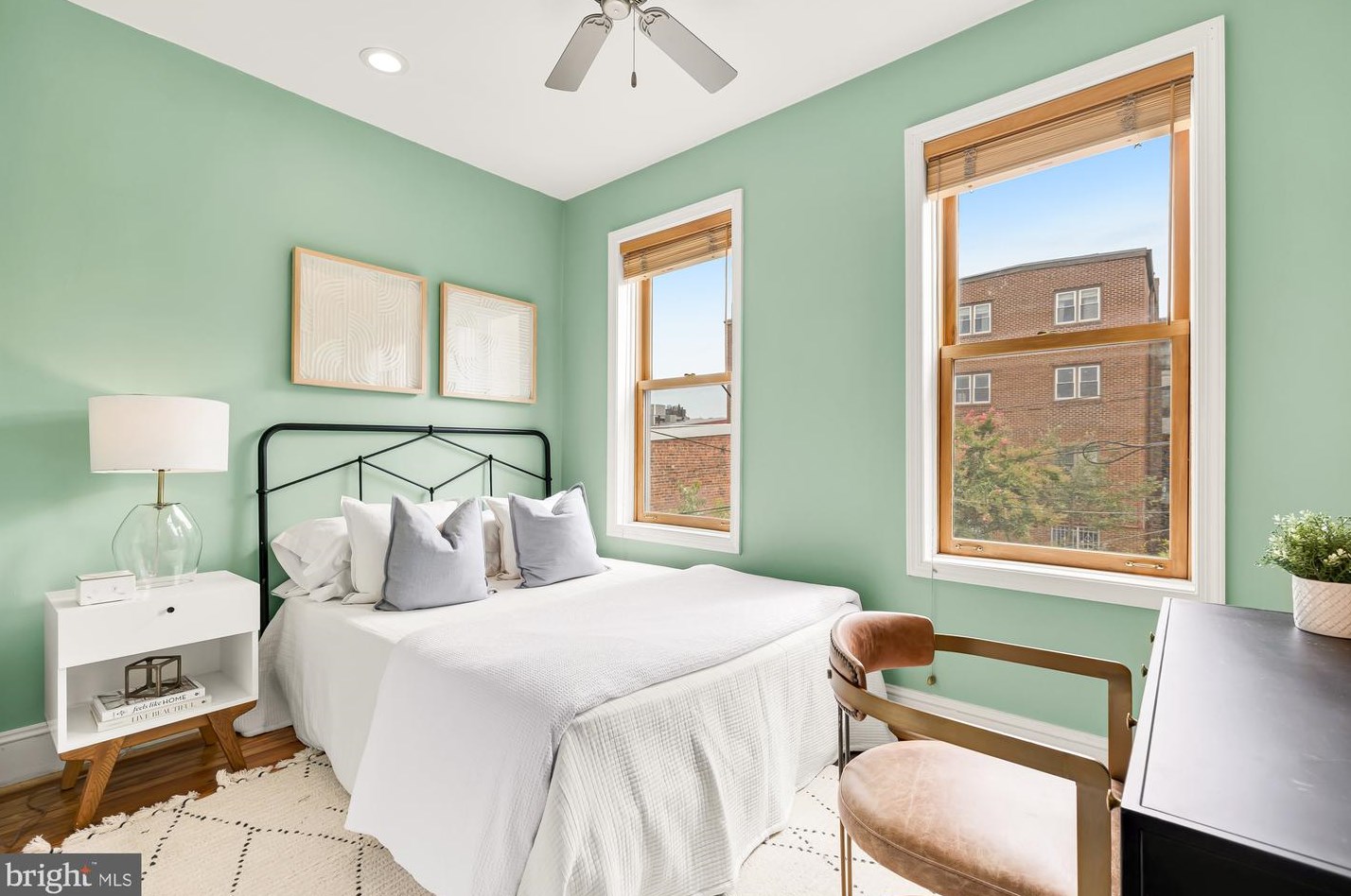 415 10 St, Washington DC 20003-2133 exterior