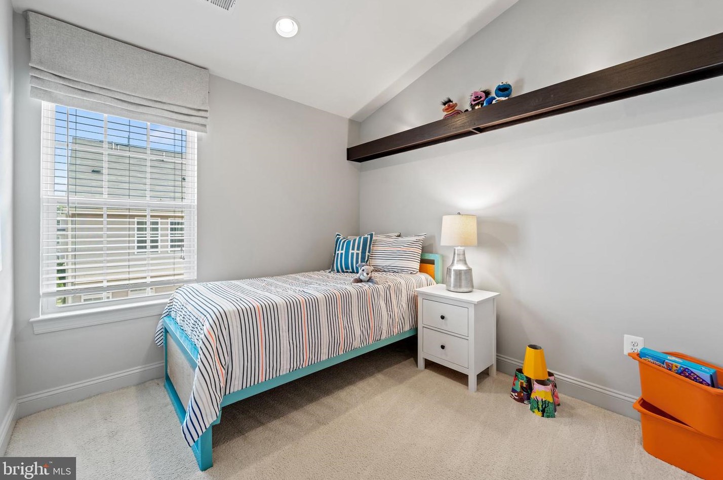 3810 Ft Lincoln Dr, Washington DC 20018-4311 exterior