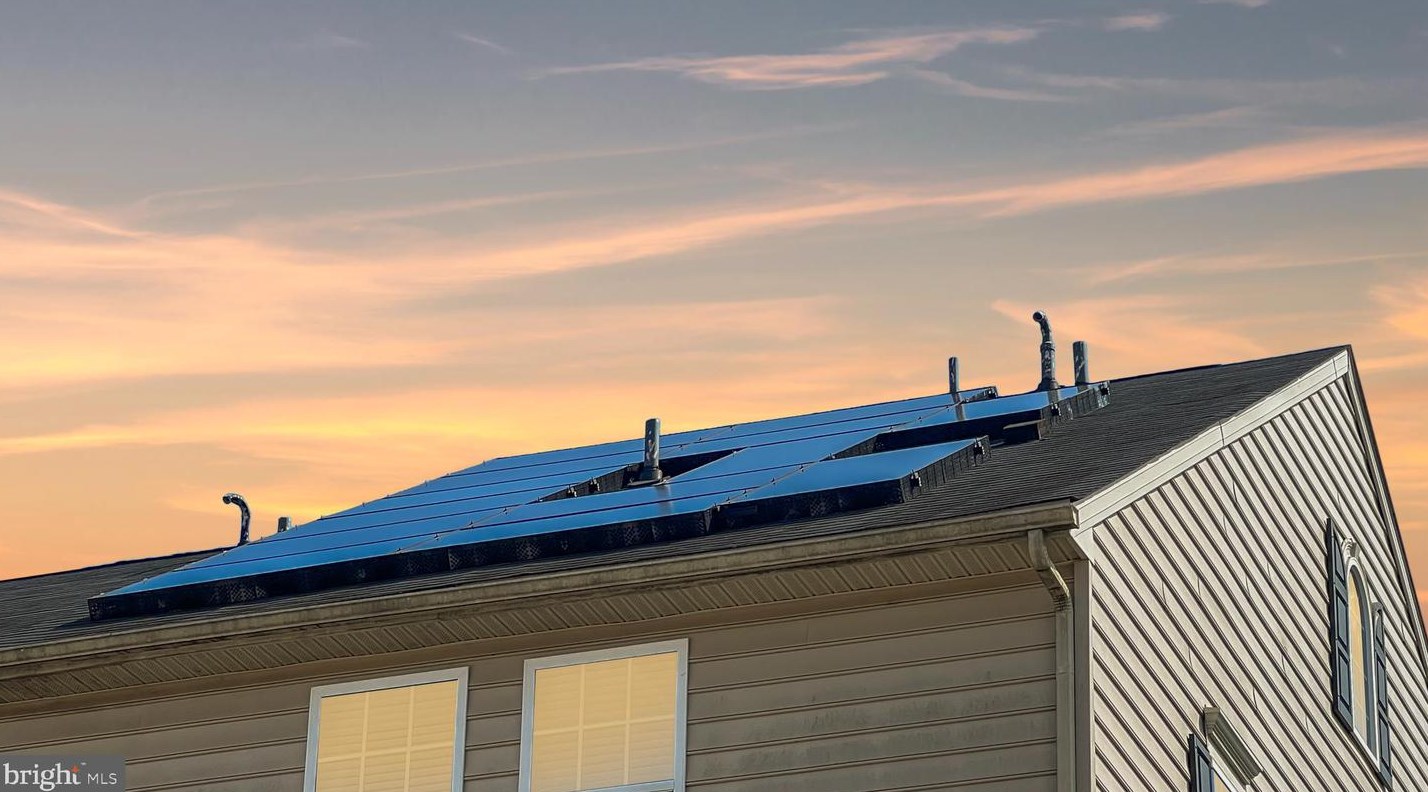 3810 Ft Lincoln Dr, Washington DC 20018-4311 exterior