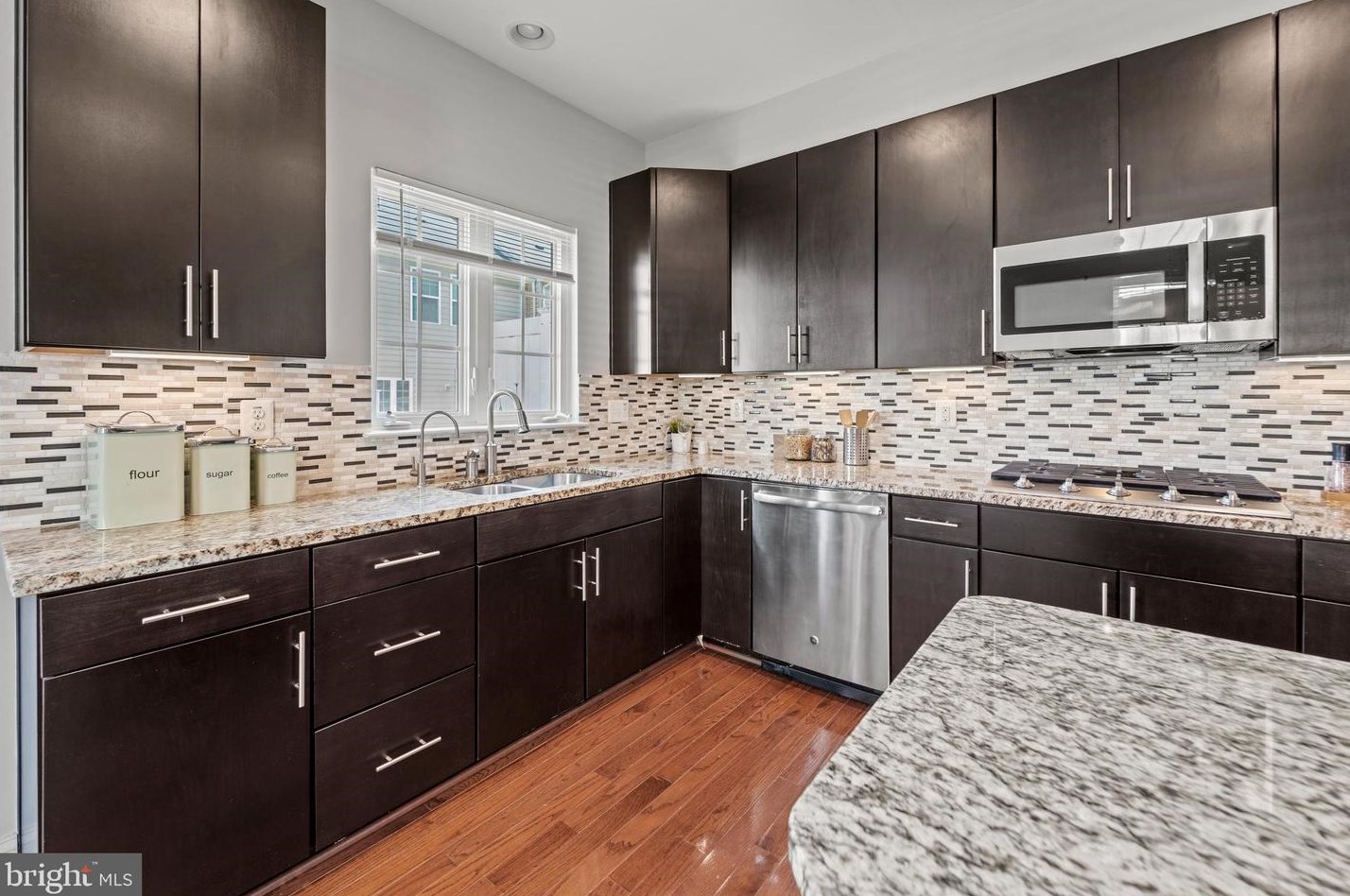 3810 Ft Lincoln Dr, Washington DC 20018-4311 exterior