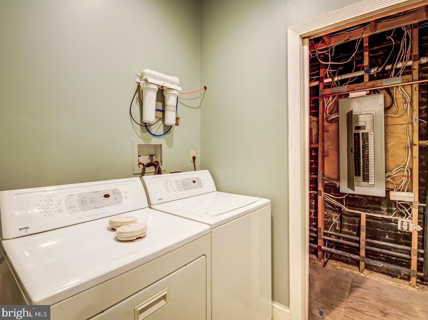 1324 Kenyon St, Washington DC 20010-2493 exterior