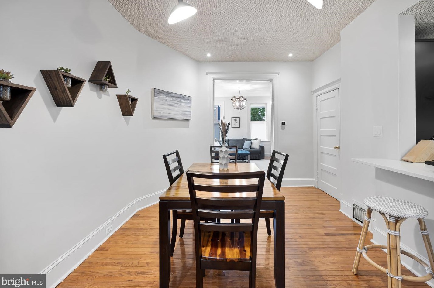 613 Kenyon St, Washington DC  20010-2909 exterior