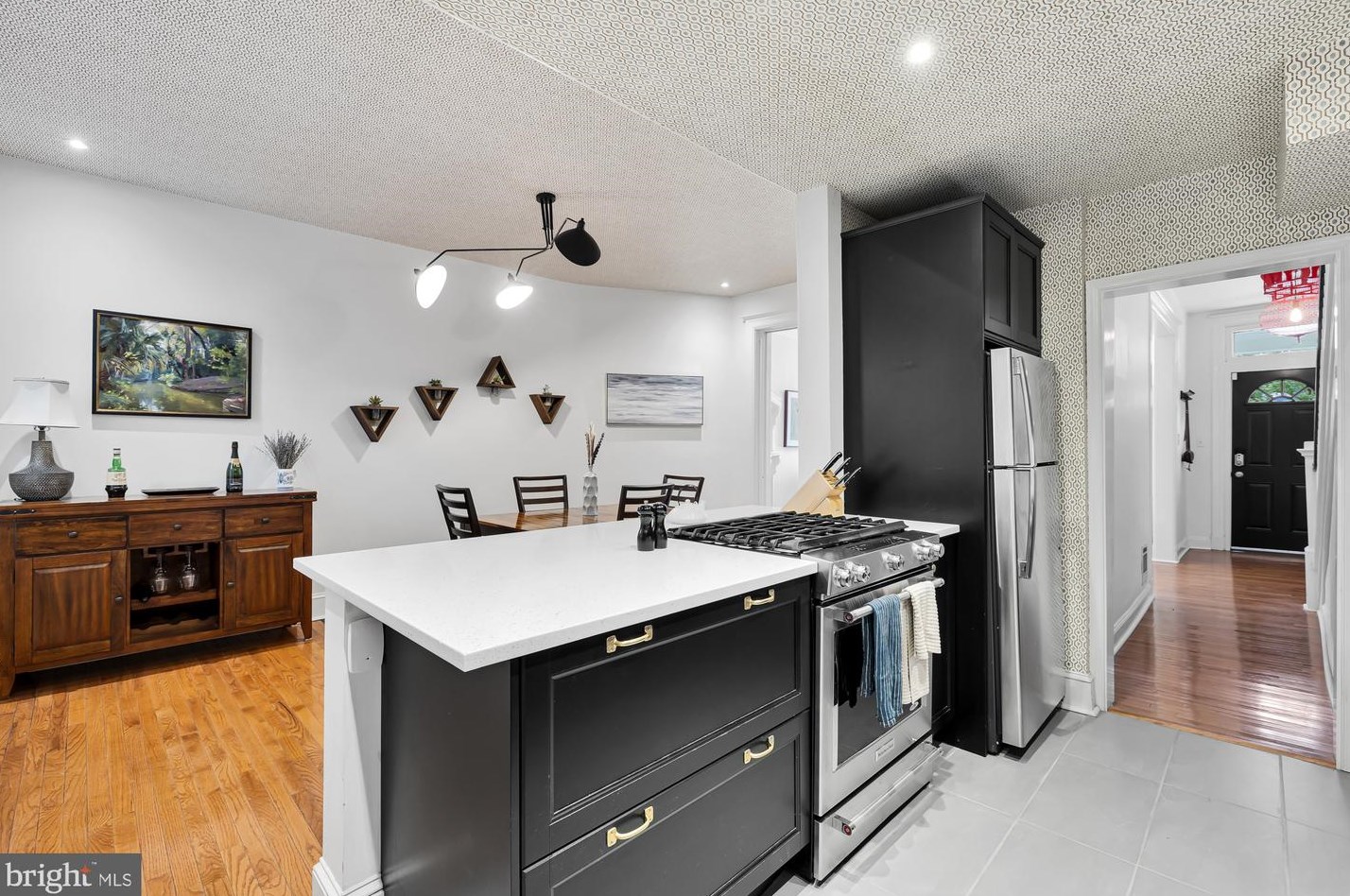 613 Kenyon St, Washington DC  20010-2909 exterior