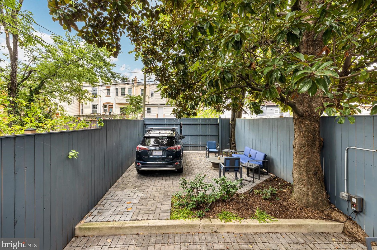 613 Kenyon St, Washington DC  20010-2909 exterior