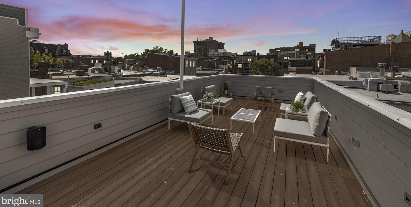 1632 15th St, Washington DC  20009-3850 exterior