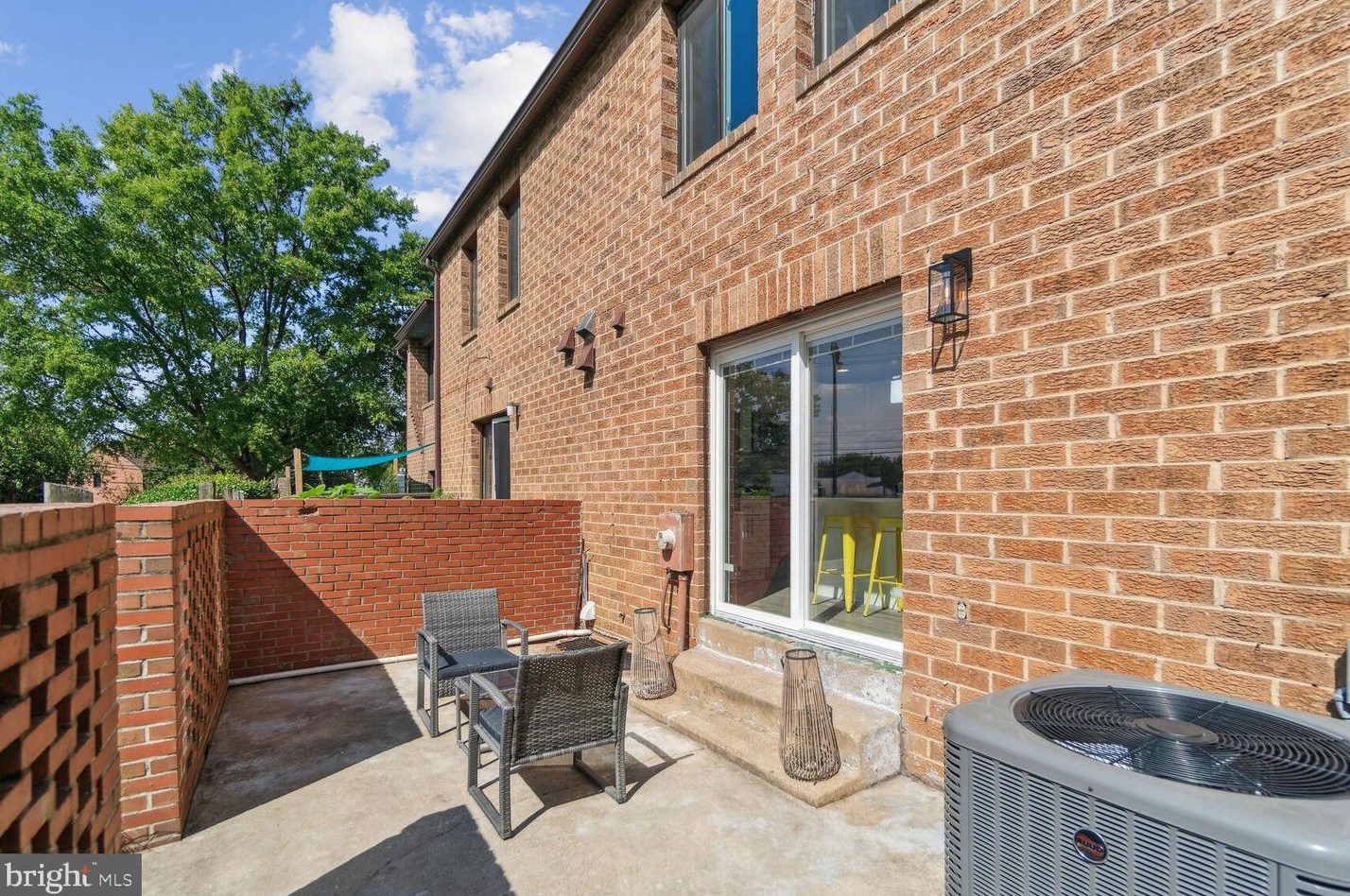 3115 Apple Rd, Washington DC  20018-1605 exterior