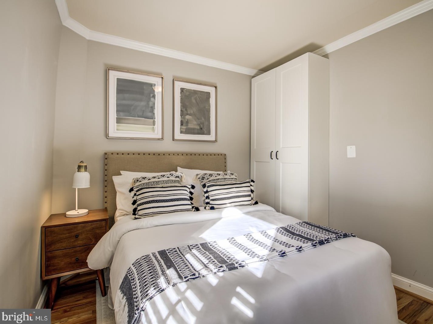 1341 Emerald St, Washington DC 20002-5432 exterior