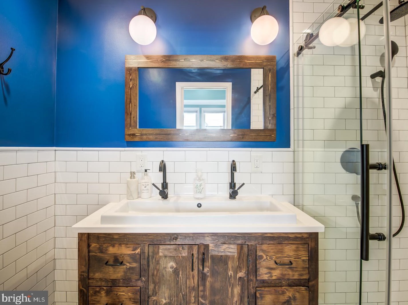 1341 Emerald St, Washington DC 20002-5432 exterior