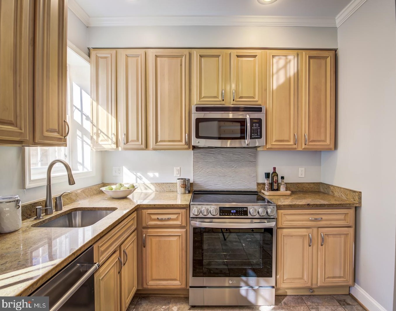 1341 Emerald St, Washington DC 20002-5432 exterior