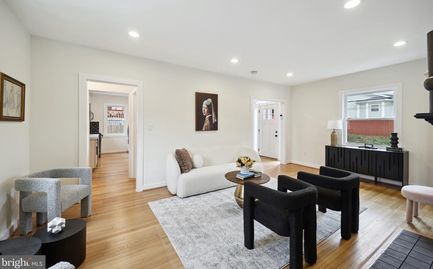 5010 Brooks St, Washington DC  20019-5318 exterior