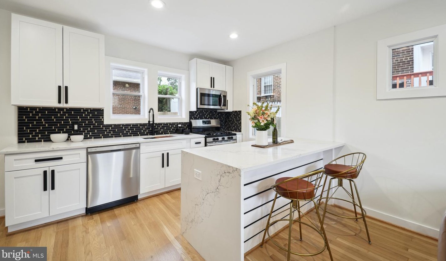 5010 Brooks St, Washington DC  20019-5318 exterior