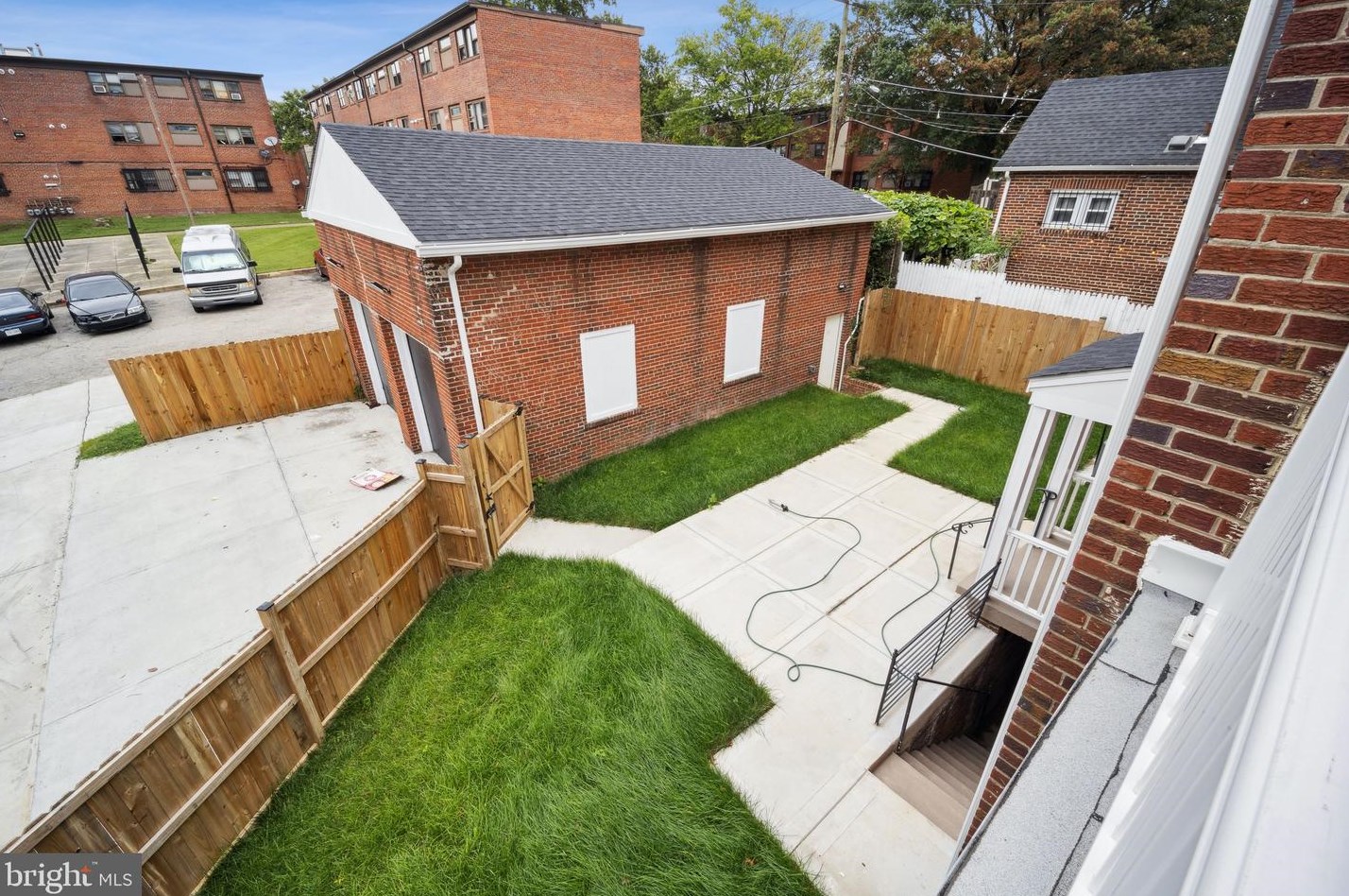 5010 Brooks St, Washington DC  20019-5318 exterior