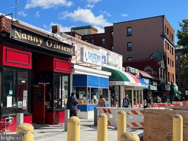 2737 Devonshire Pl, Washington DC  20008-3476 exterior