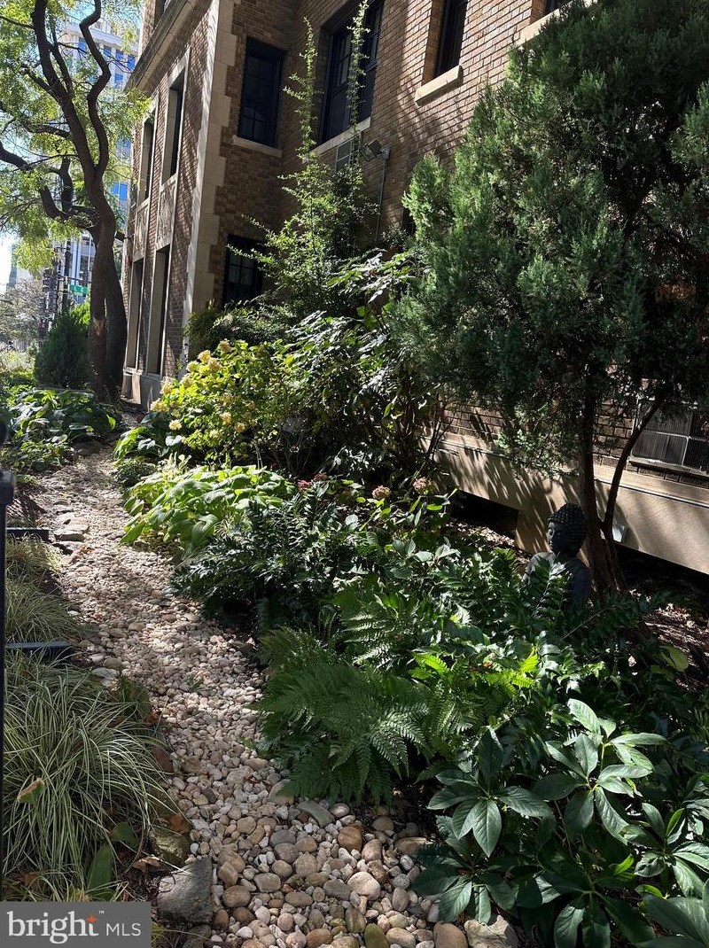 1101 L St, Washington DC 20005-4031 exterior