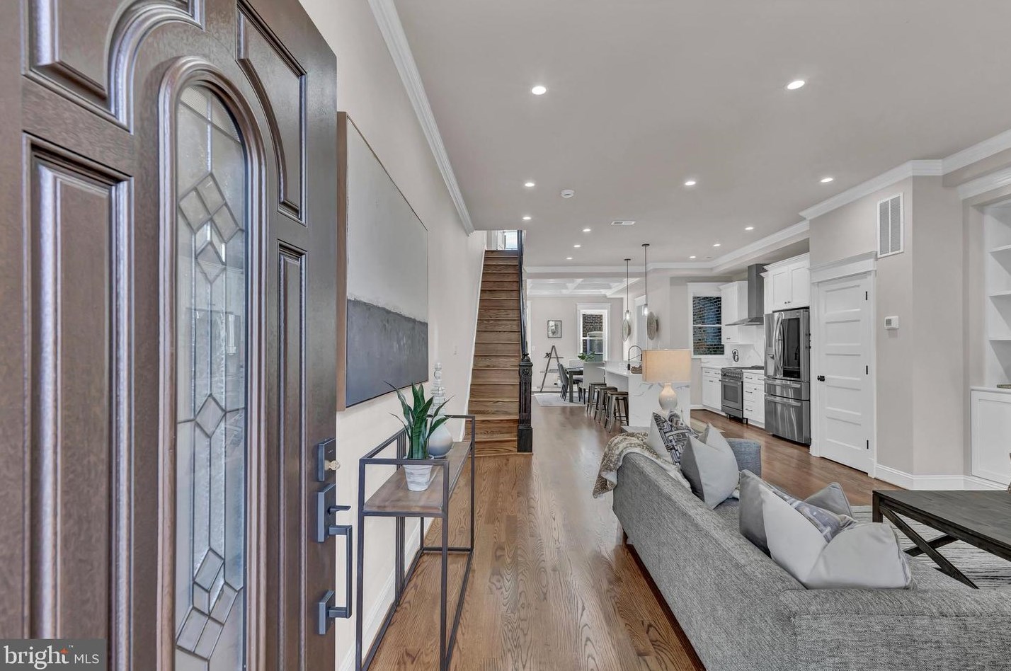 305 7th St, Washington DC  20003-4307 exterior