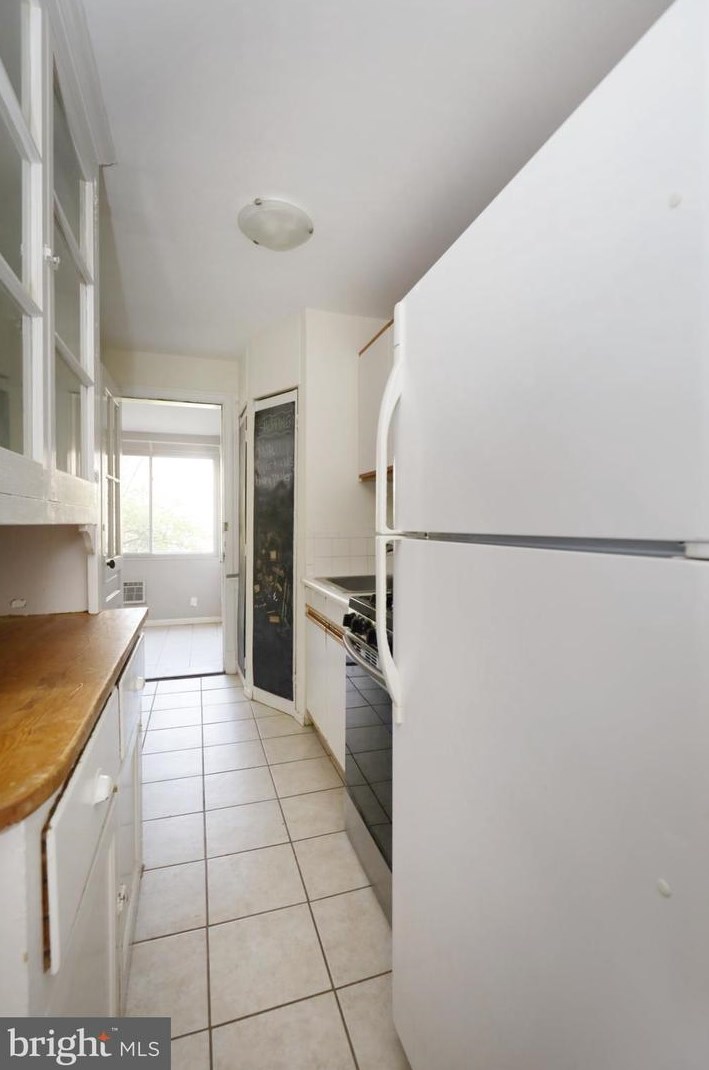 2304 40th St, Washington DC 20019-3304 exterior