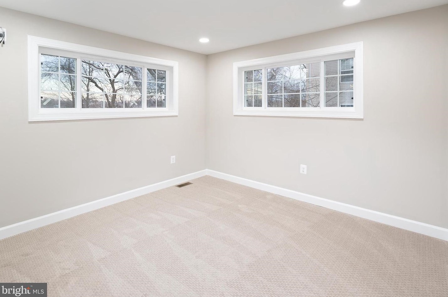 5220 Dix St, Washington DC  20019-6646 exterior