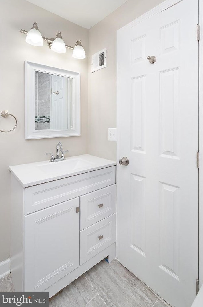 5220 Dix St, Washington DC  20019-6646 exterior