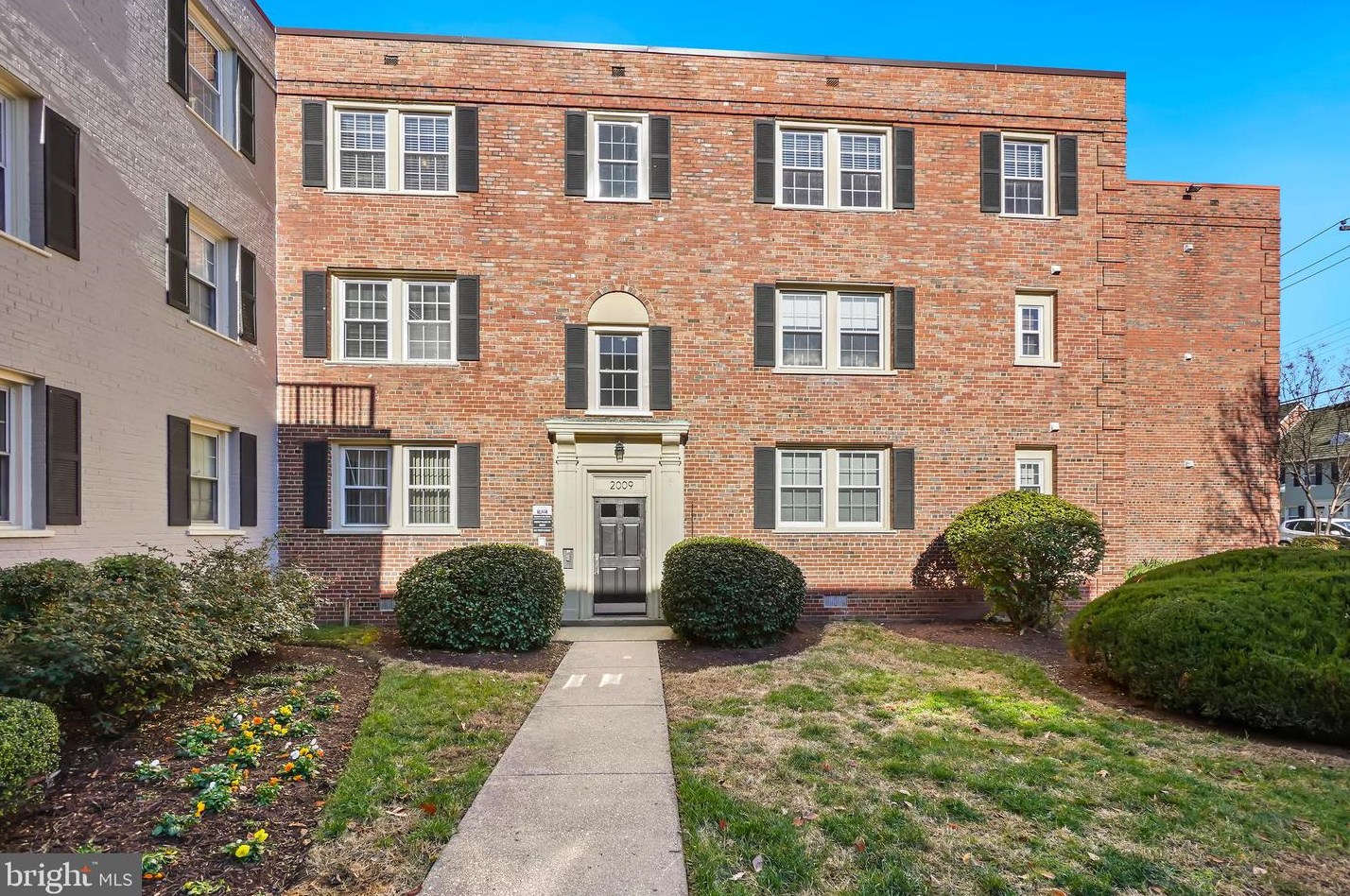 2009 37th St, Washington DC  20020-1261 exterior