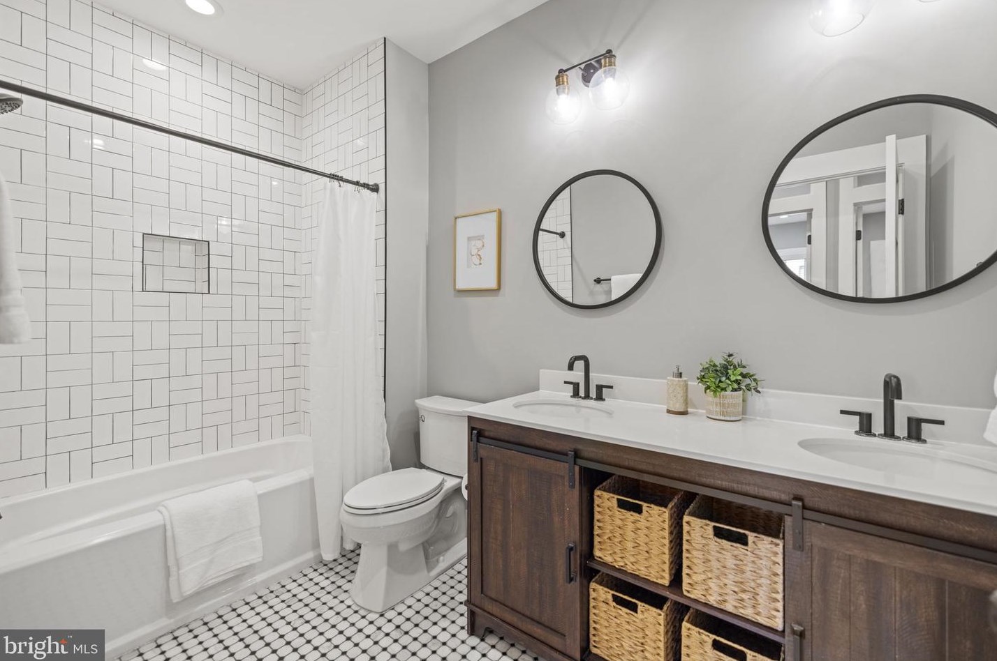 219 Morgan St, Washington DC  20001-1217 exterior