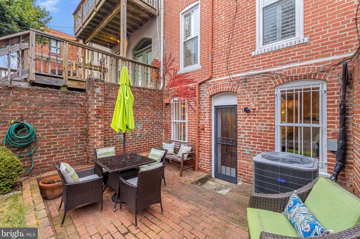 250 9th St, Washington DC  20002-6110 exterior