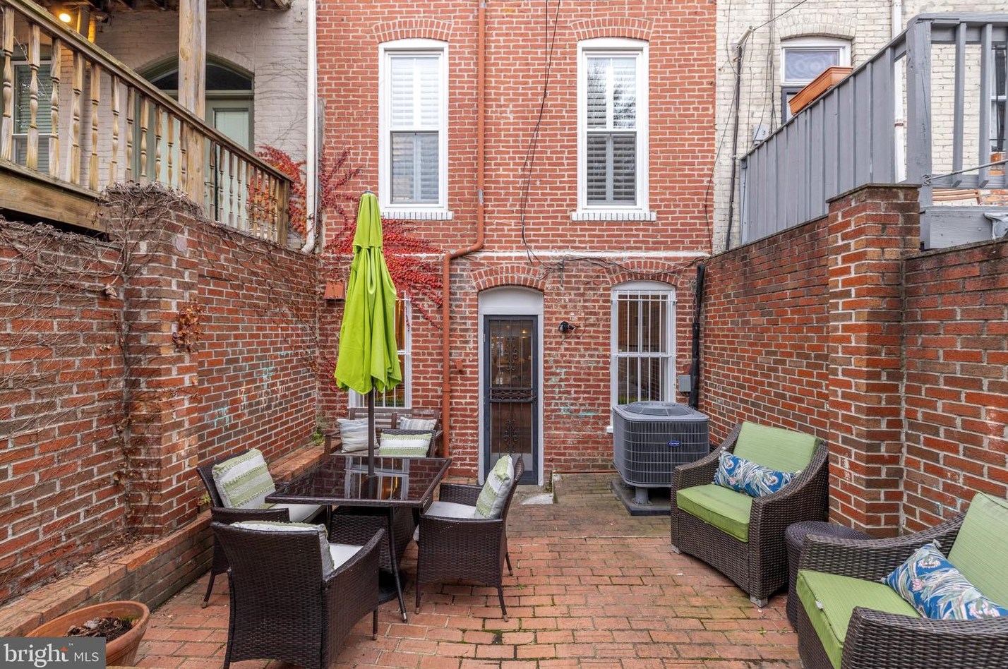 250 9th St, Washington DC  20002-6110 exterior