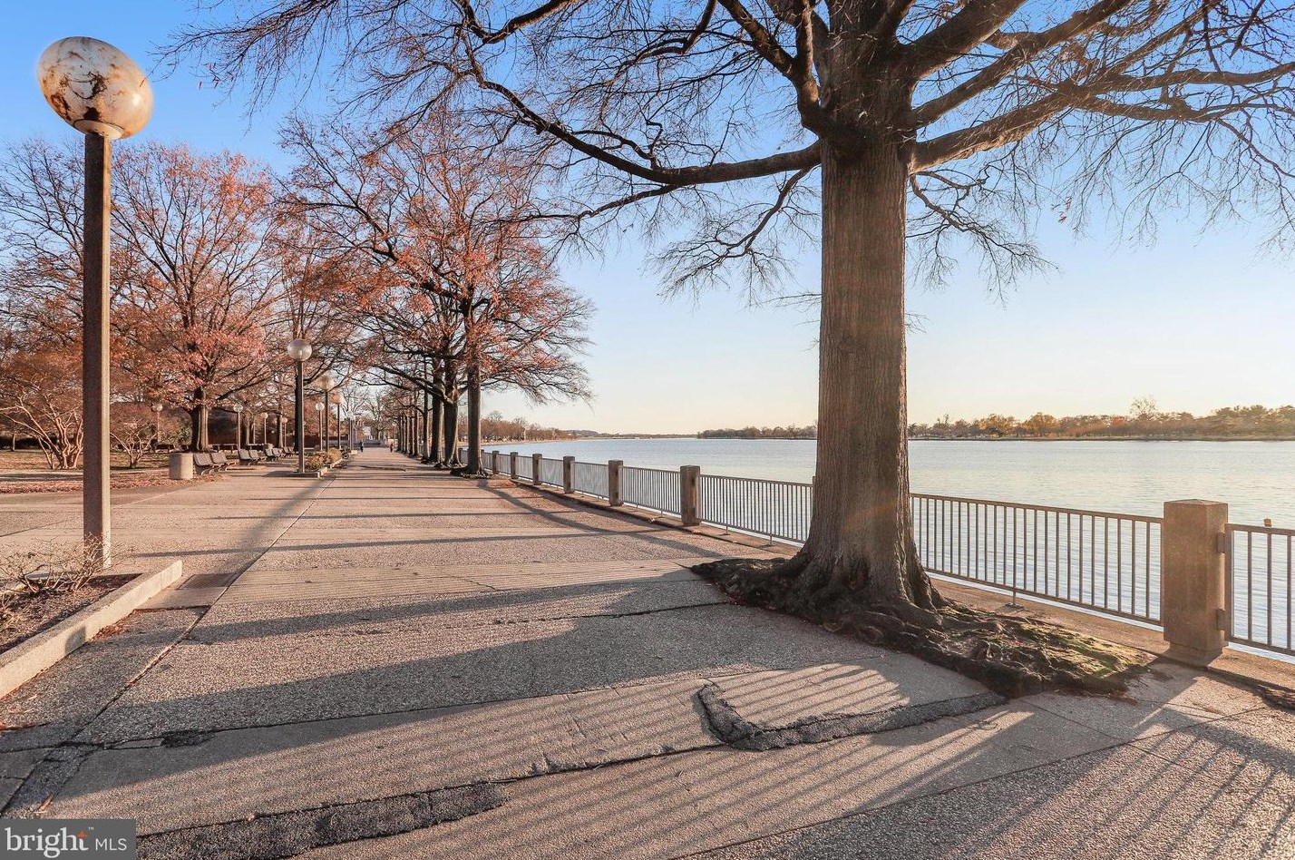 530 N St, Washington DC 20024-4546 exterior